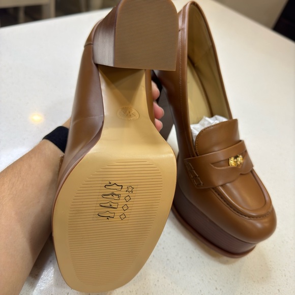 NWOT - Michael Kors Shoes - Picture 5 of 9